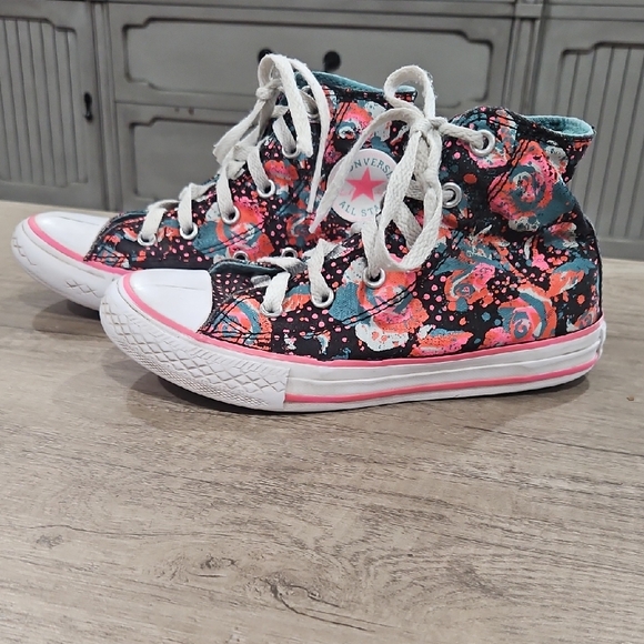 Converse Kids High-Top Sneakers - Black / Pink Floral size 13.5 - Picture 1 of 14